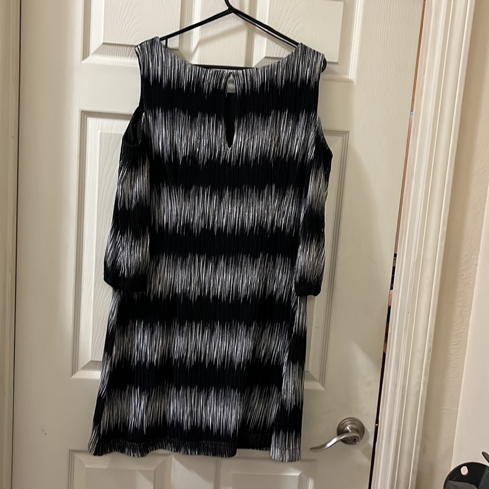 Sandra Darren design mini dress. - Picture 3 of 4